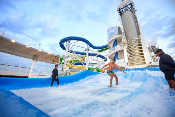 Royal Caribbean International, Freedom of the Seas, Flowrider, 2, NMorley.jpg